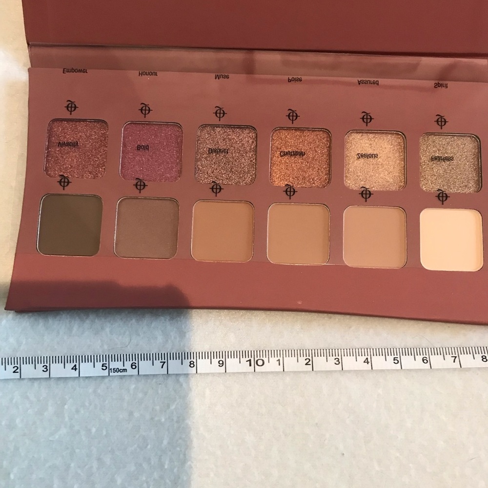 Illamasqua Unveiled Artistry shadow palette